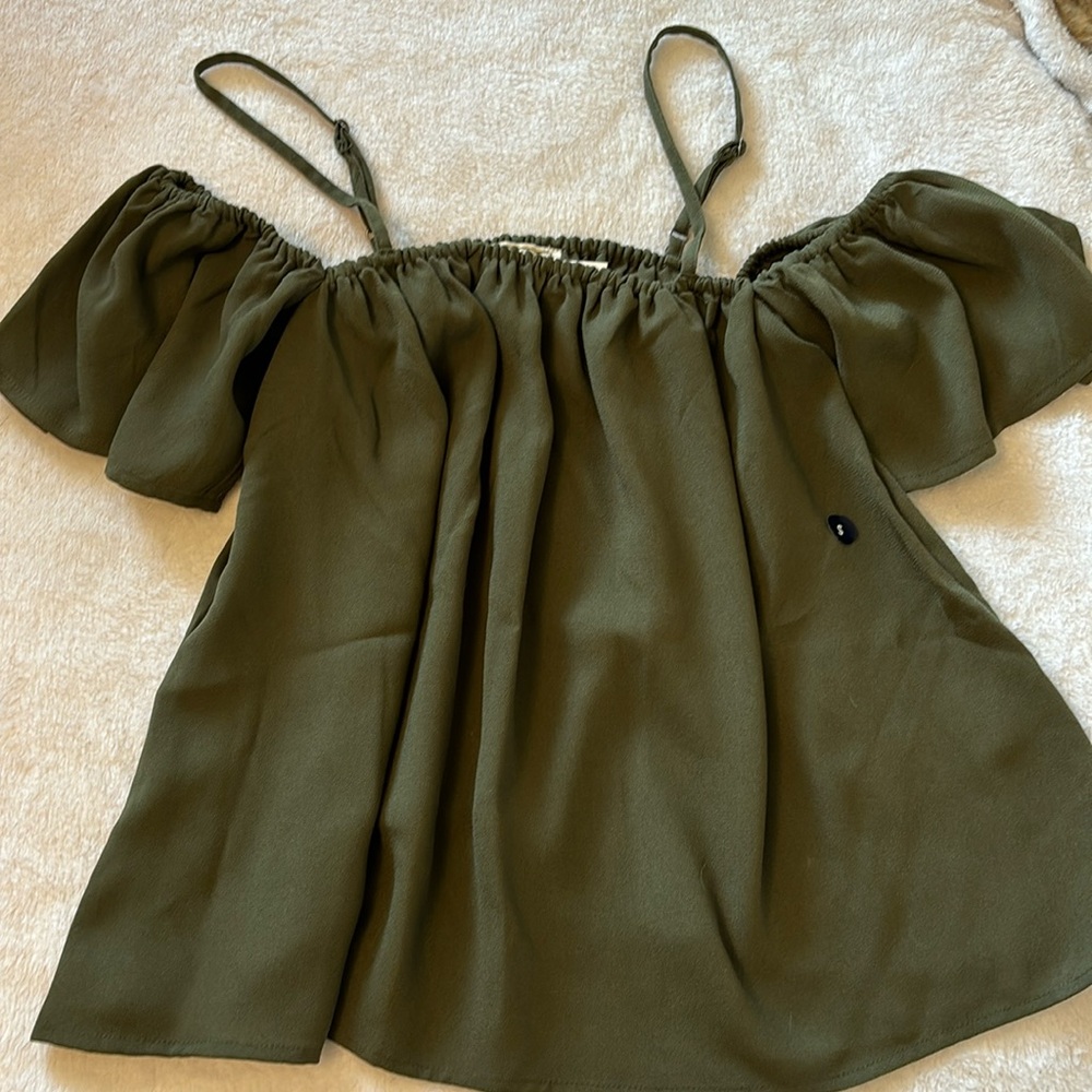 Dark green Abercrombie and Fitch off the shoulder top NWT